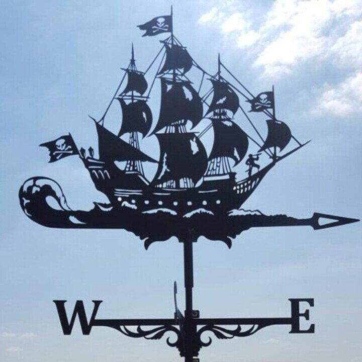 Sophisticated wind vane, perfect for garden decor and accurate weather indication.