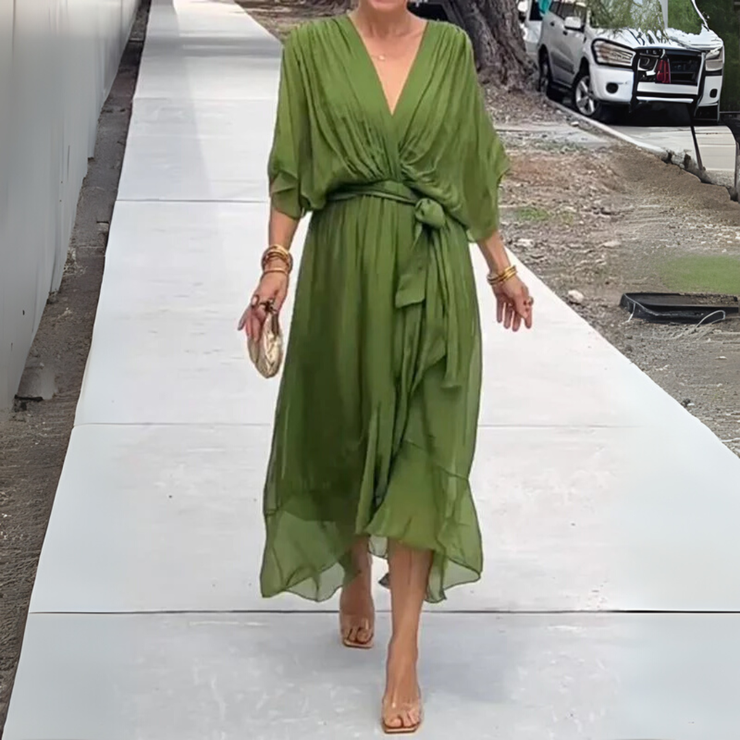Flattering short sleeve V-neck women's wrap dress, ideal for a chic and comfortable look.