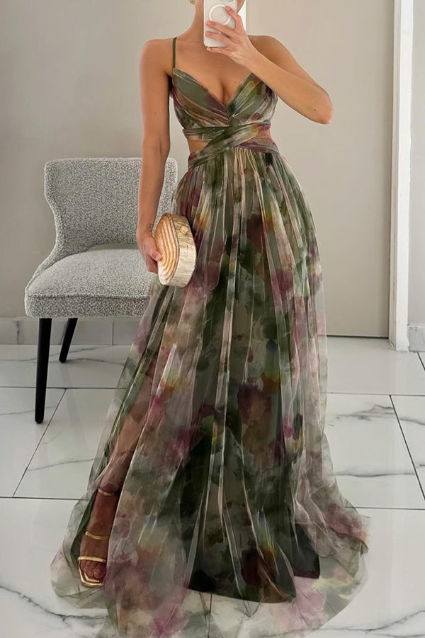 Versatile flowing maxi dress for women, ideal for summer parties & holidays. Elegant printed bodycon fit.