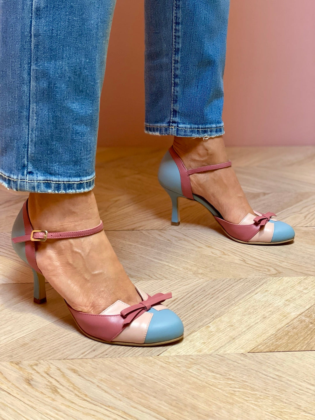 Stylish women's orthopedic high heels. Comfortable dress pumps designed for walking comfort & foot support.