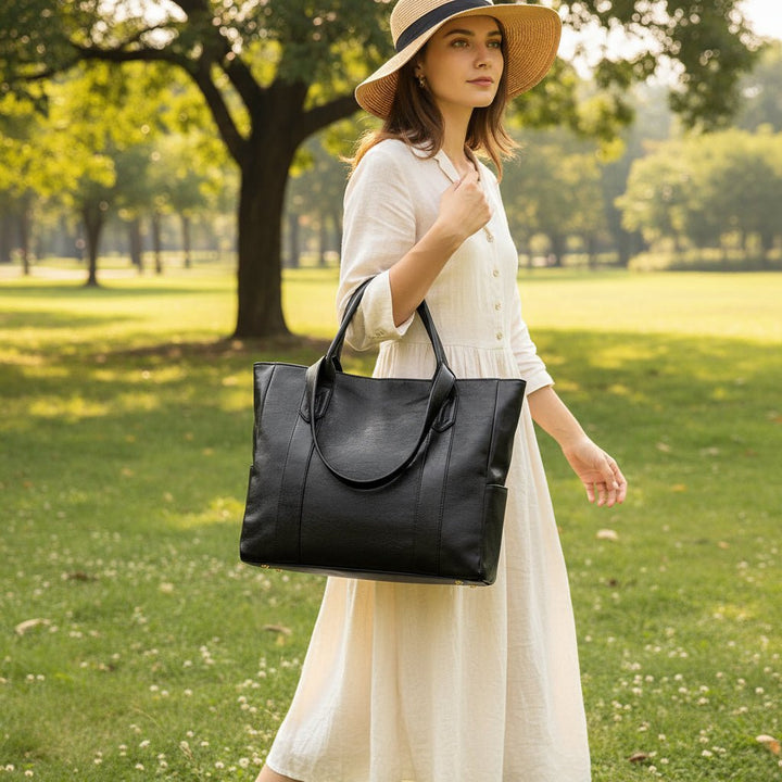 Women's elegant retro shoulder bag, a chic and versatile accessory for timeless style.