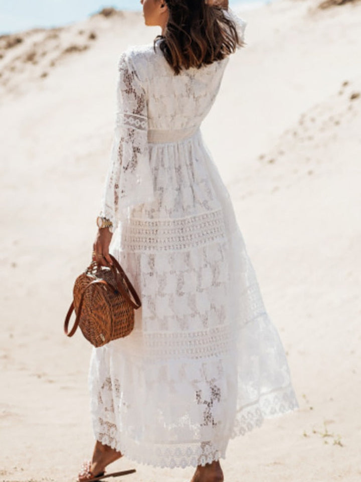 Flowy elegant maxi dress for women, ideal for a stylish summer or vacation.