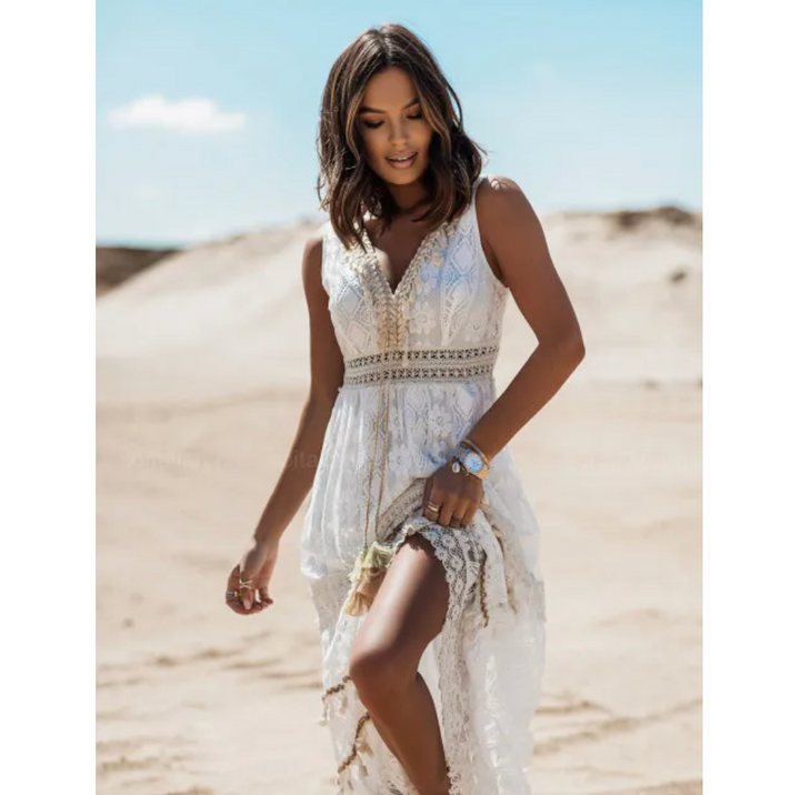Elegant women's summer dress in a stylish design, perfect for versatile fashion.