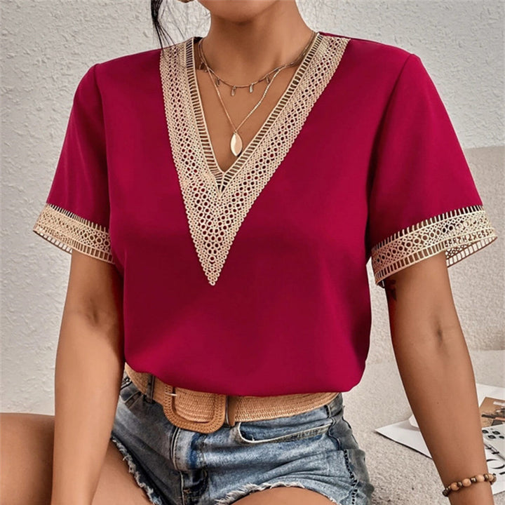 Versatile women's elegant autumn t-shirt. Ideal layering piece or chic standalone top for comfort.