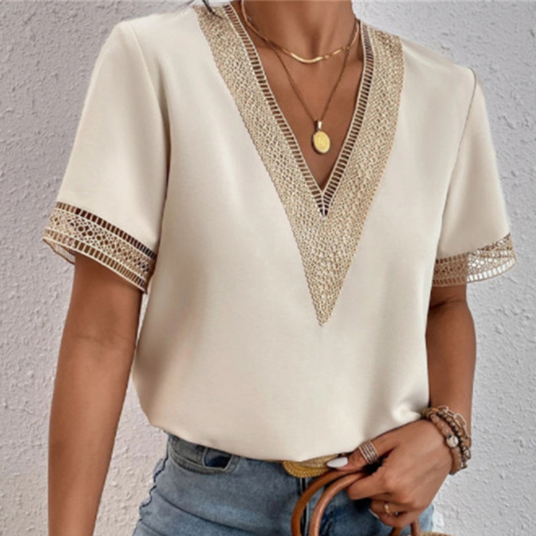 Effortless style: women's elegant autumn t-shirt. Relaxed fit, breathable fabric for ultimate comfort.
