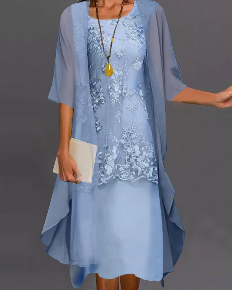 Versatile women's smock dress, knee-length, with chic lace patchwork, round neckline for casual or holiday wear.