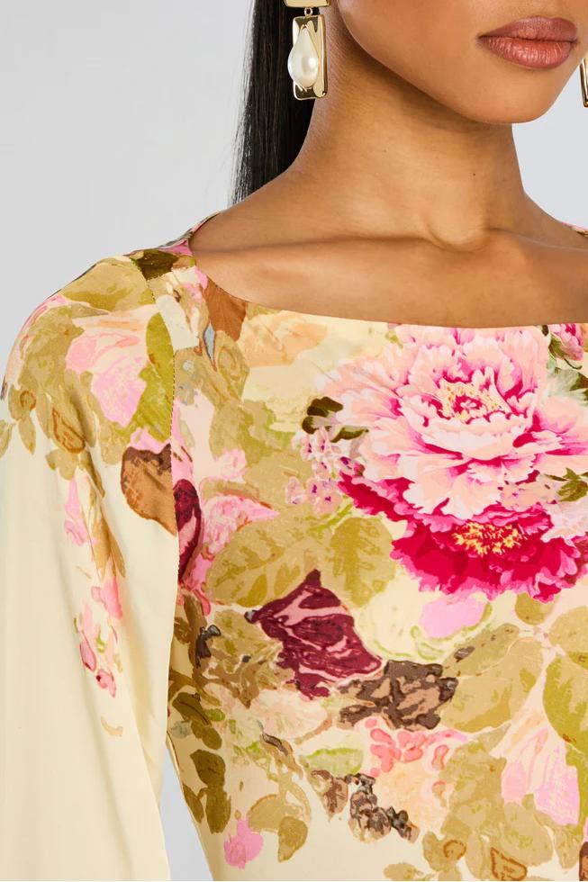 Comfortable yet elegant floral bell sleeve maxi dress, a must-have for special occasions.