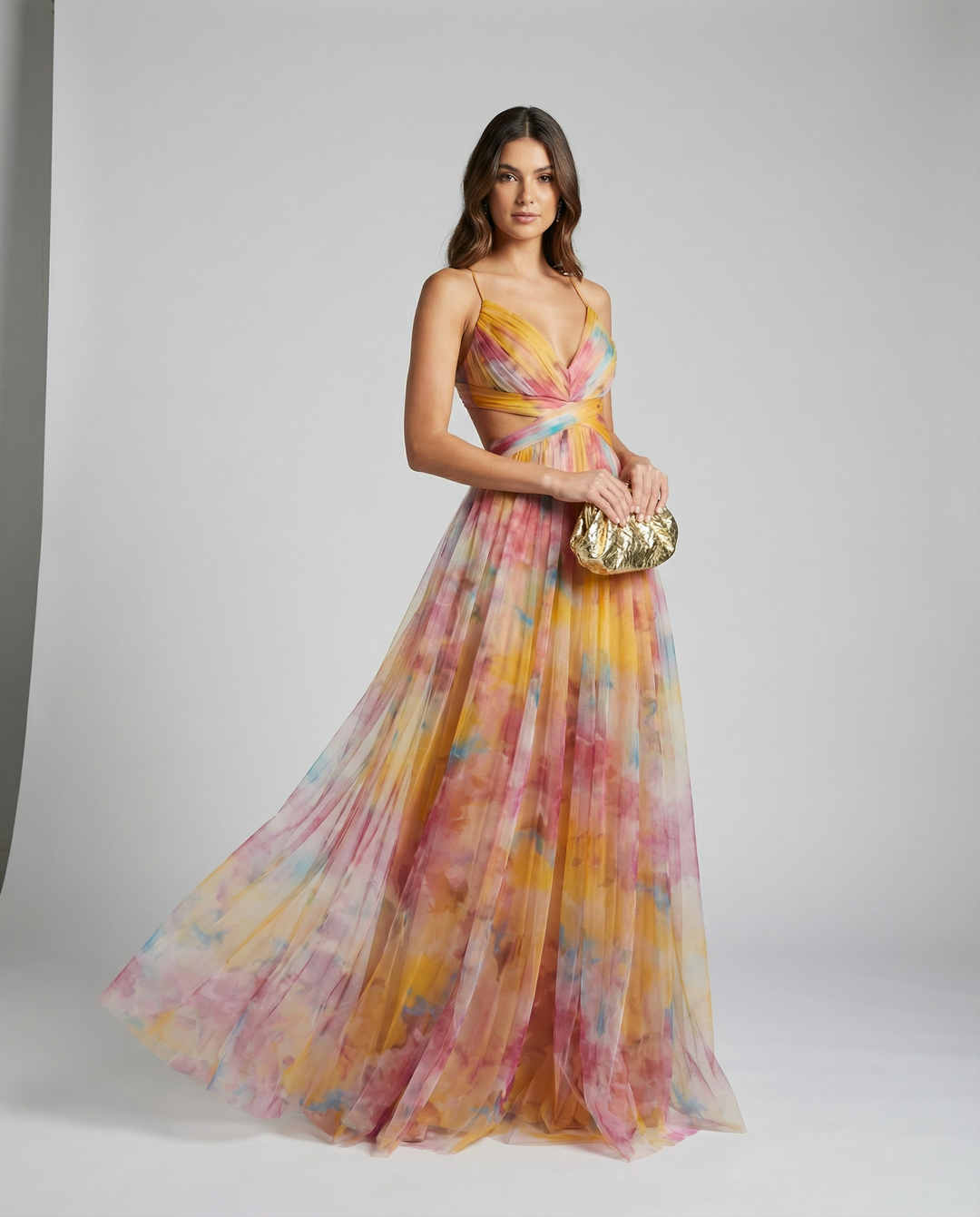Chic floral print maxi dress for women, ideal as an evening or party dress.