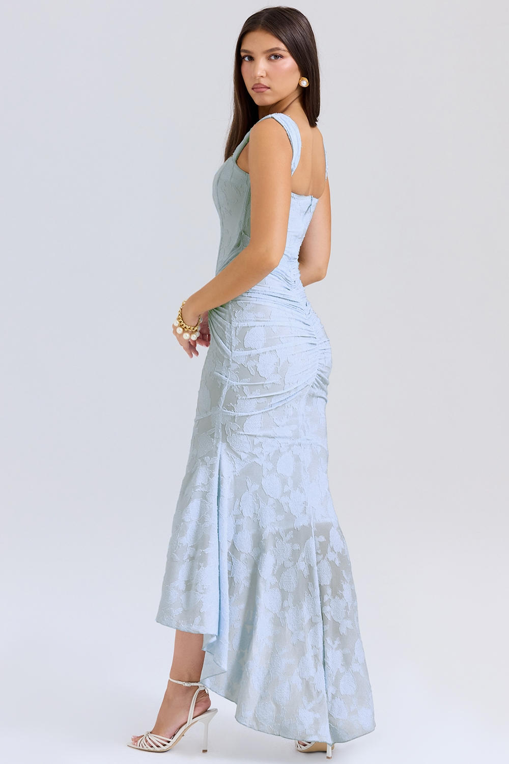 Flattering high-low maxi dress for women. Elegant formal wear, ideal for evening parties & guests.