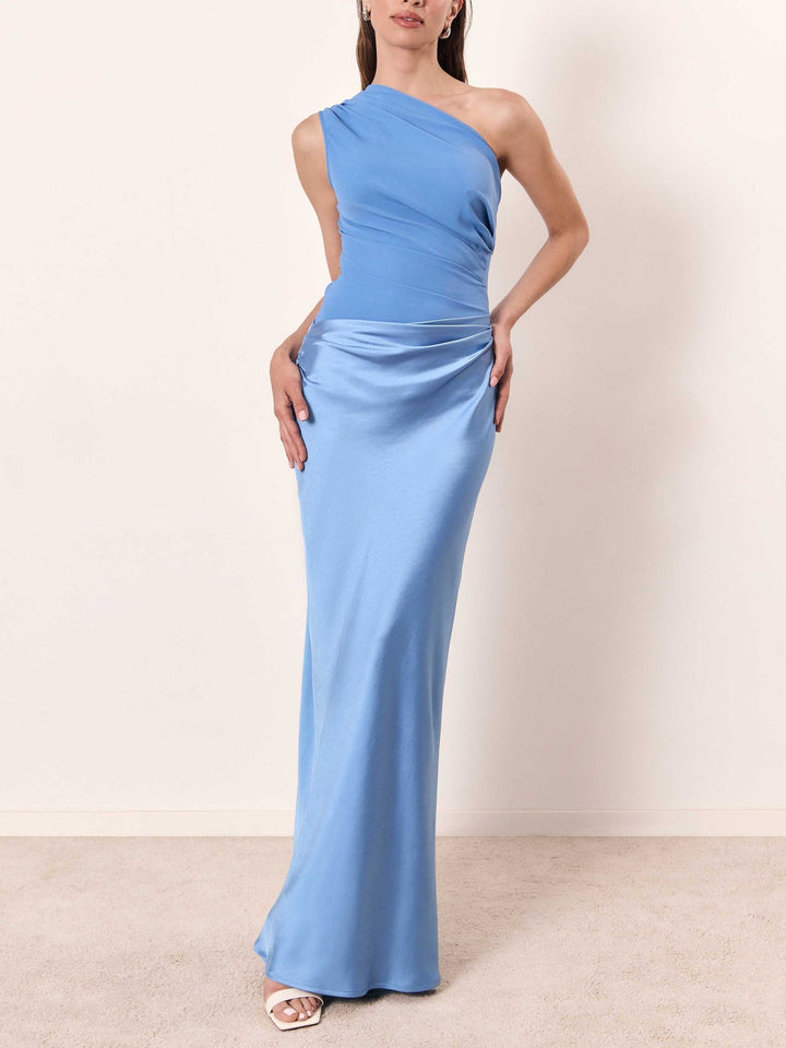 Flowy women's elegant one shoulder pleated maxi dress, a stylish long dress for evening parties.