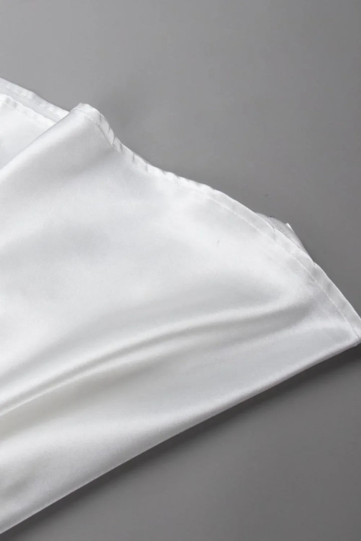 Versatile women's long skirt in lustrous satin, suitable for all occasions
