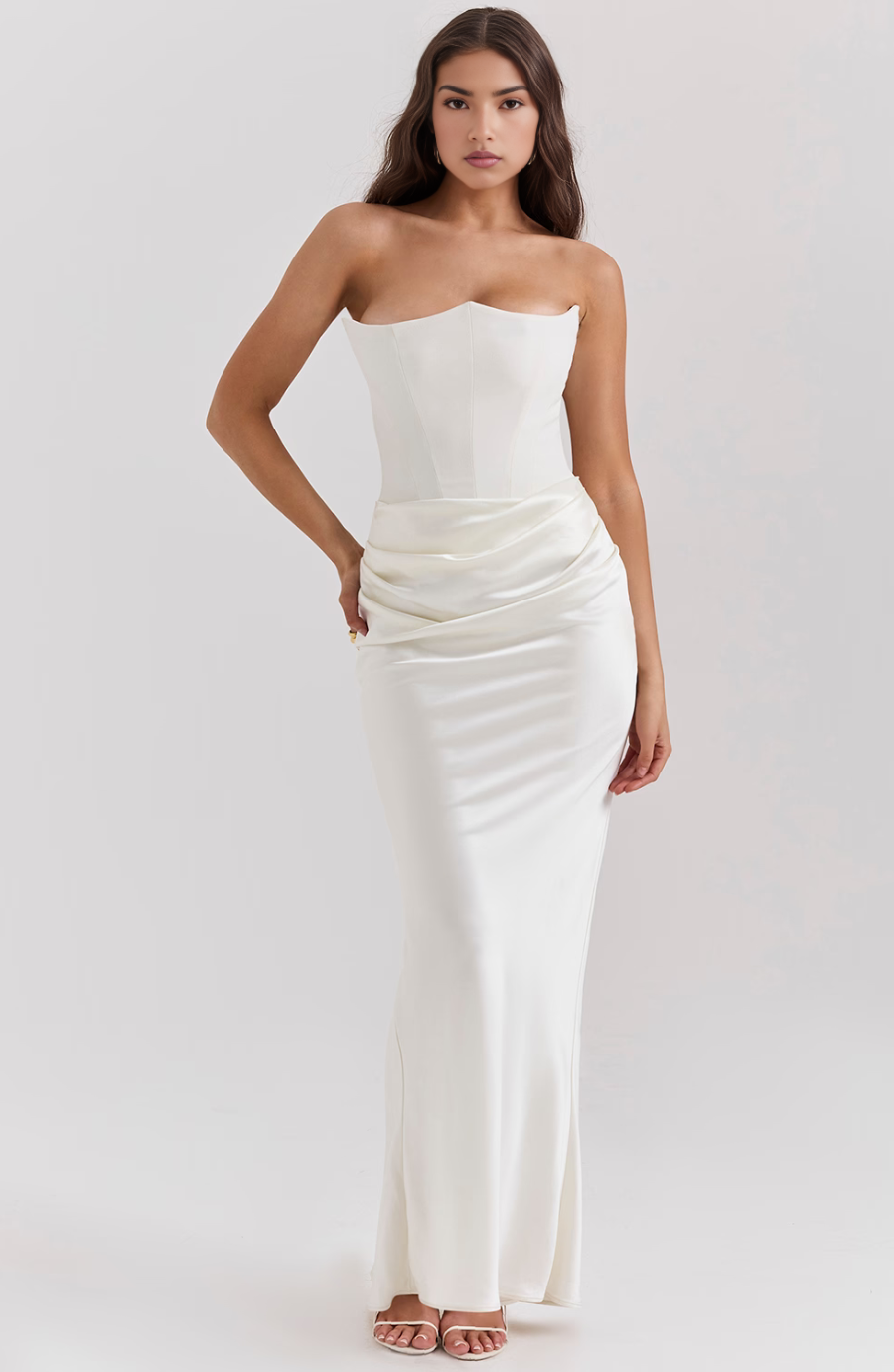 Versatile strapless corset maxi dress, suitable for formal dinners and parties.