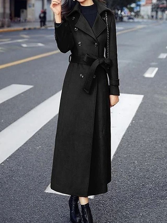 Warm & elegant women's winter coat, perfect for adding sophistication to any cold-weather outfit.