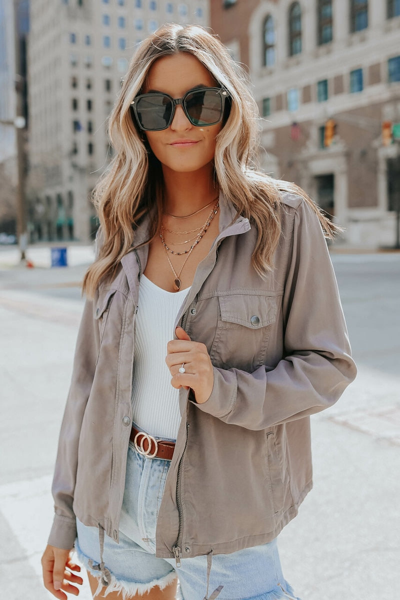 Elegant comfort women's jacket in a stylish cut, perfect for versatile daily wear and chic fall fashion.