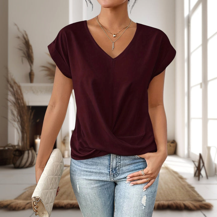 Women's sweetheart neck casual t-shirt for effortless summer style. Comfortable short sleeve top, ideal for everyday wear.