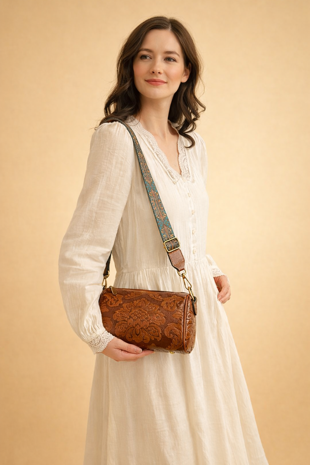 Stylish women's vintage pattern shoulder bag/handbag, a chic and elegant accessory for any outfit.