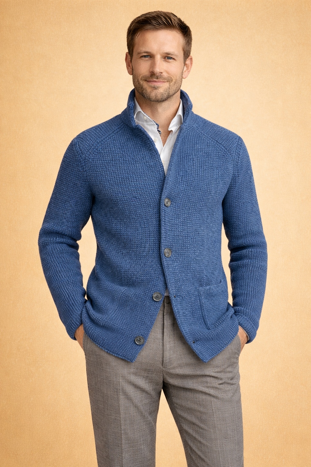 Versatile men's warm cardigan, perfect for casual or smart casual looks. Button-up design.