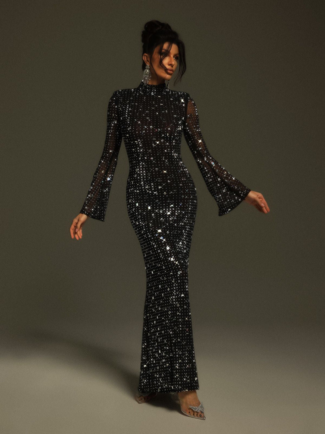 Dazzling women's sequin maxi dress with long sleeves, a stunning party dress for formal events and celebrations.