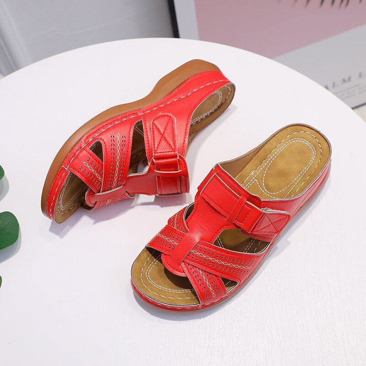 Women's casual flat sandals, non-slip, orthopedic design ensuring ultimate comfort.