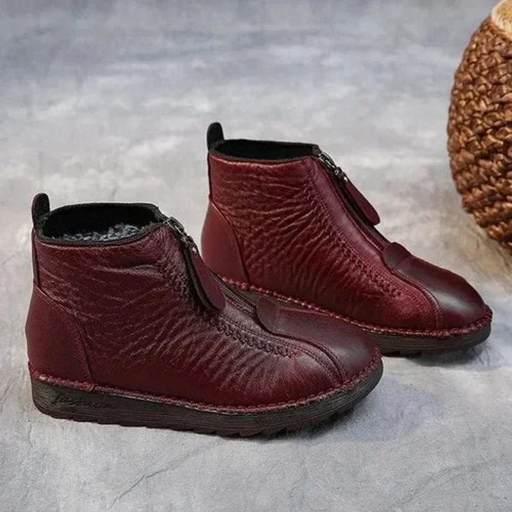 Cozy women's winter ankle boots with warm lining. Slip-resistant soles ensure comfort & safety on icy surfaces.