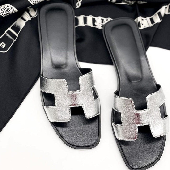 Summer casual slip-ons: women's open-toe elegant comfort footwear for travel.