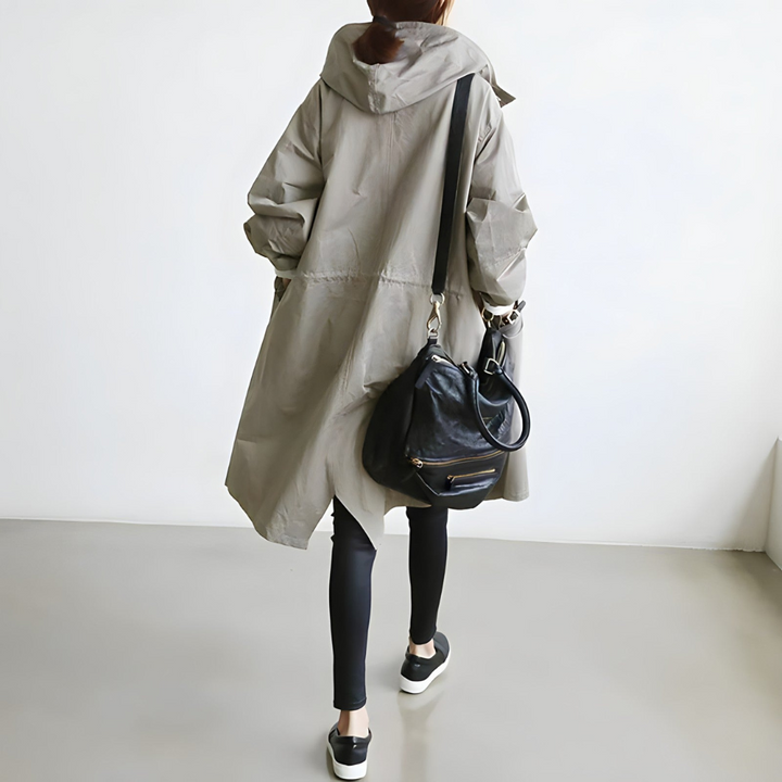 Elegant women's winter jacket, a versatile and warm coat for chic seasonal fashion. Comfortable layering piece.
