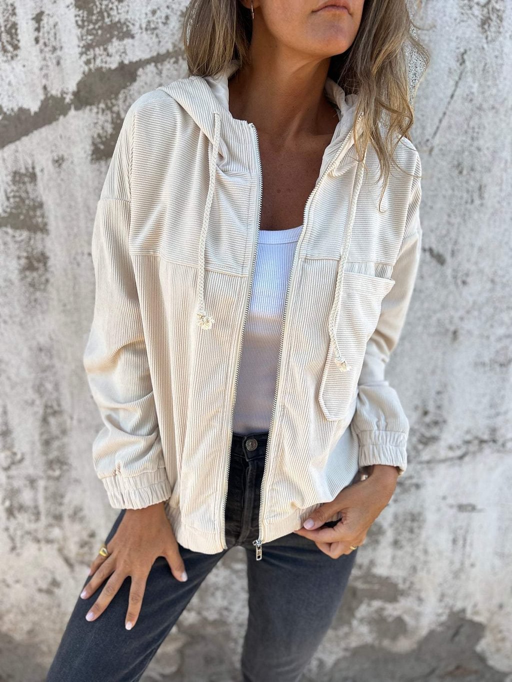 Comfortable women's long sleeve hooded jacket, perfect casual outerwear for everyday wear in autumn/spring.
