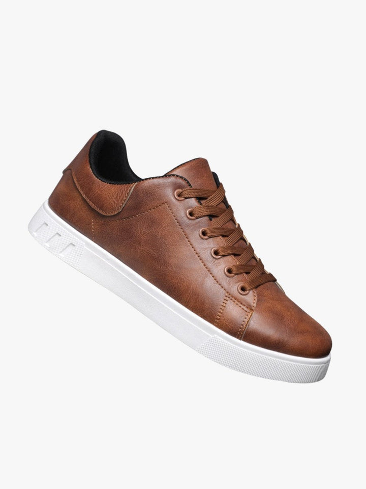 Men's smart casual trainers in versatile brown, ideal for everyday comfort & style.