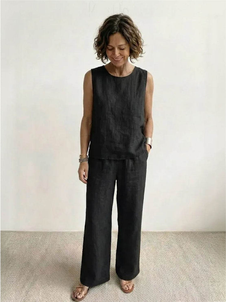 Chic women's sleeveless tank and wide-leg pants set, perfect for spring fashion & relaxed fit.