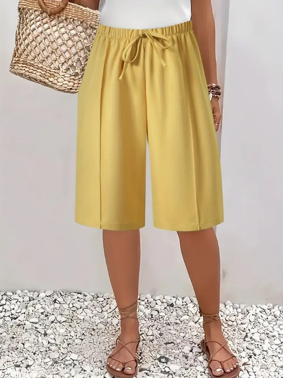 Everyday women's Bermuda shorts: classic wide leg, drawstring waist, and knee-length for ultimate comfort.