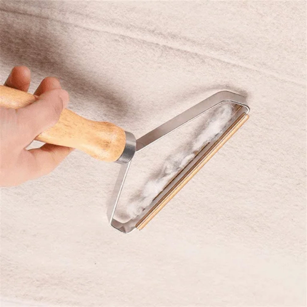 Home essentials: set of 2 versatile lint brushes & textile cleaners for comprehensive pet hair & fabric care.