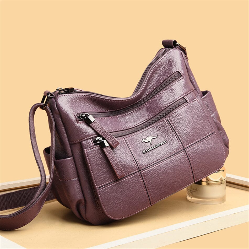 Chic women's genuine leather tote bag. Elegant shoulder bag, versatile luxury fashion accessory.