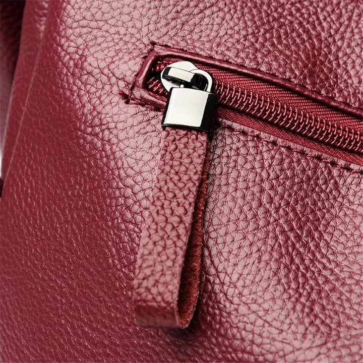 Versatile genuine leather women's elegant handbag. Luxury shoulder or tote bag for any fashion look.