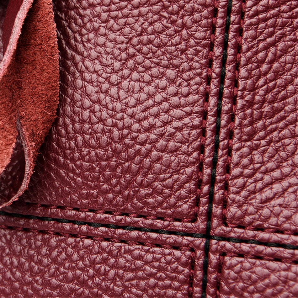 Exquisite genuine leather women's handbag. Elegant luxury shoulder bag, a statement fashion accessory.