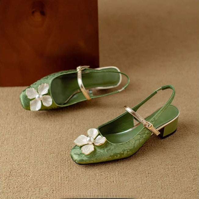 Elegant floral jacquard block-heel pumps for women, a stylish choice for any formal occasion.