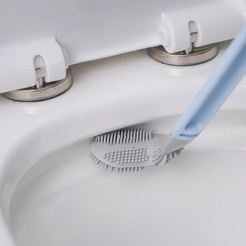 Fun golf club toilet brush, a stylish home accessory & effective cleaning tool for any bathroom.