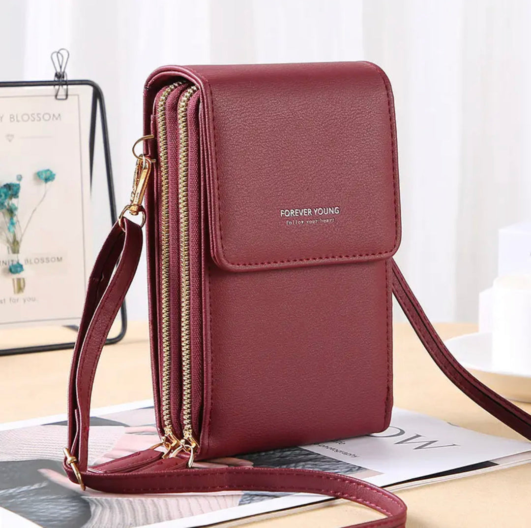 Luxury look women's handbag, versatile shoulder & crossbody style. An elegant all-season fashion accessory.