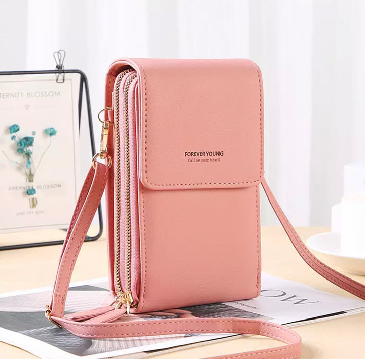 Durable women's elegant bag, versatile for all seasons. A chic shoulder purse, perfect fashion accessory.
