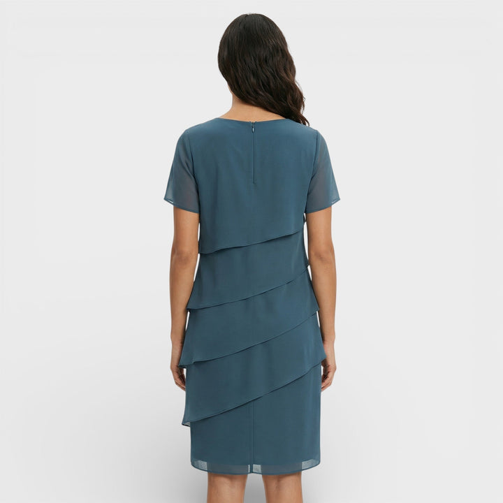 Stylish women's party dress: a flowy midi with delicate layered ruffles, ideal for evening events.