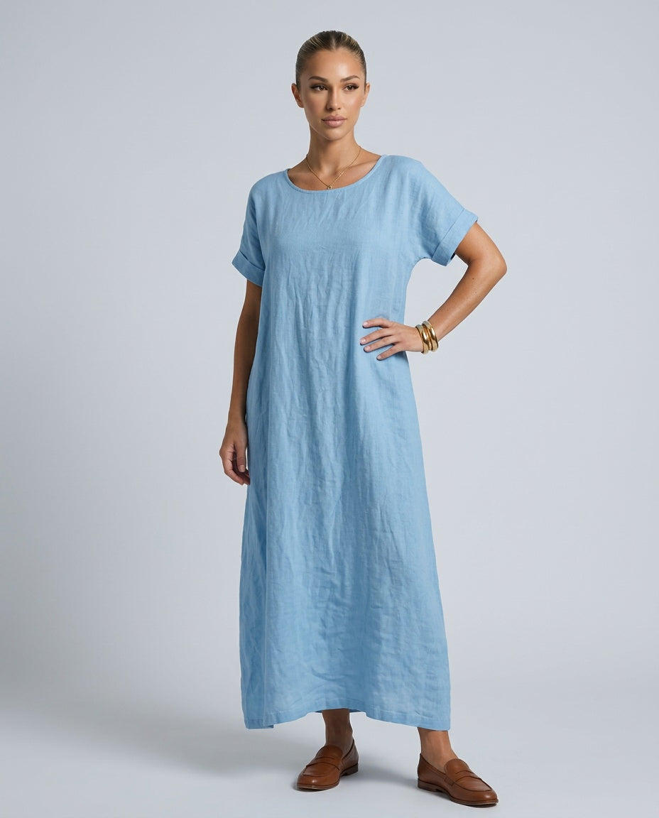 Casual women's midi dress for everyday wear. Relaxed fit, comfortable crinkled texture, and versatile style.