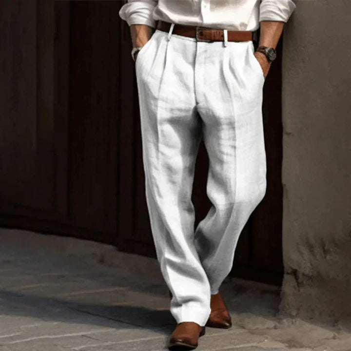 Elegant men's pleated dress pants, classic fit for ultimate comfort. Ideal for formal or business events.
