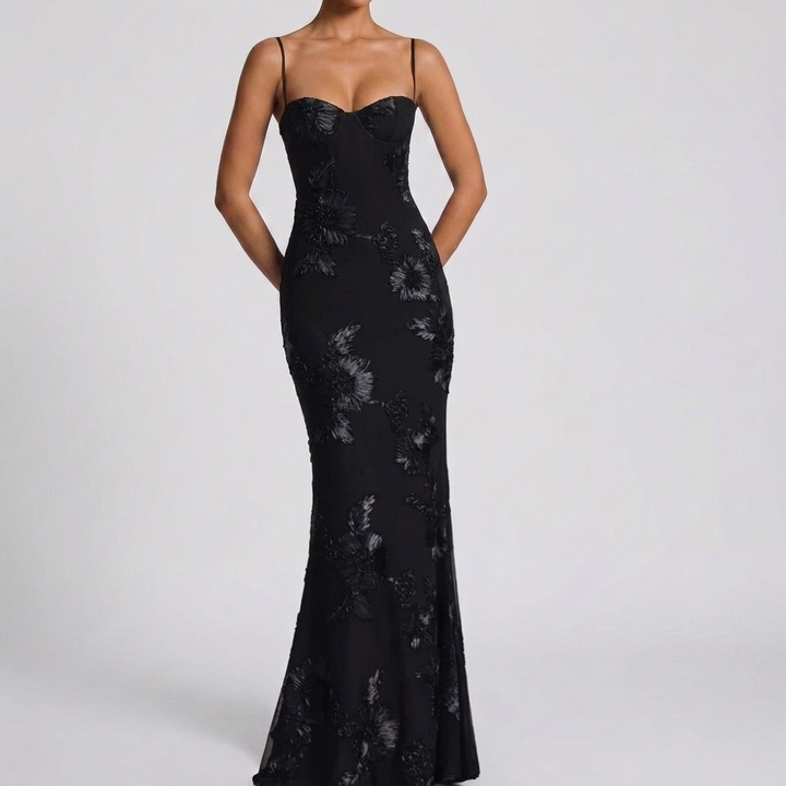 Beautiful women's spring/summer evening dress. Elegant flowy maxi dress, perfect for parties and formal occasions.