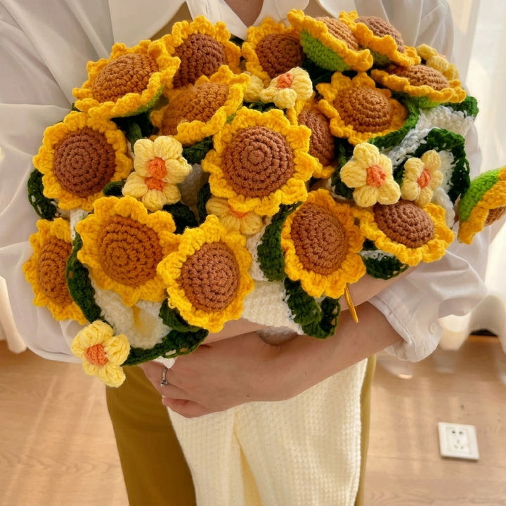 Cozy floral rose blanket, ideal for adding warmth and beauty to living room or bedroom decor.