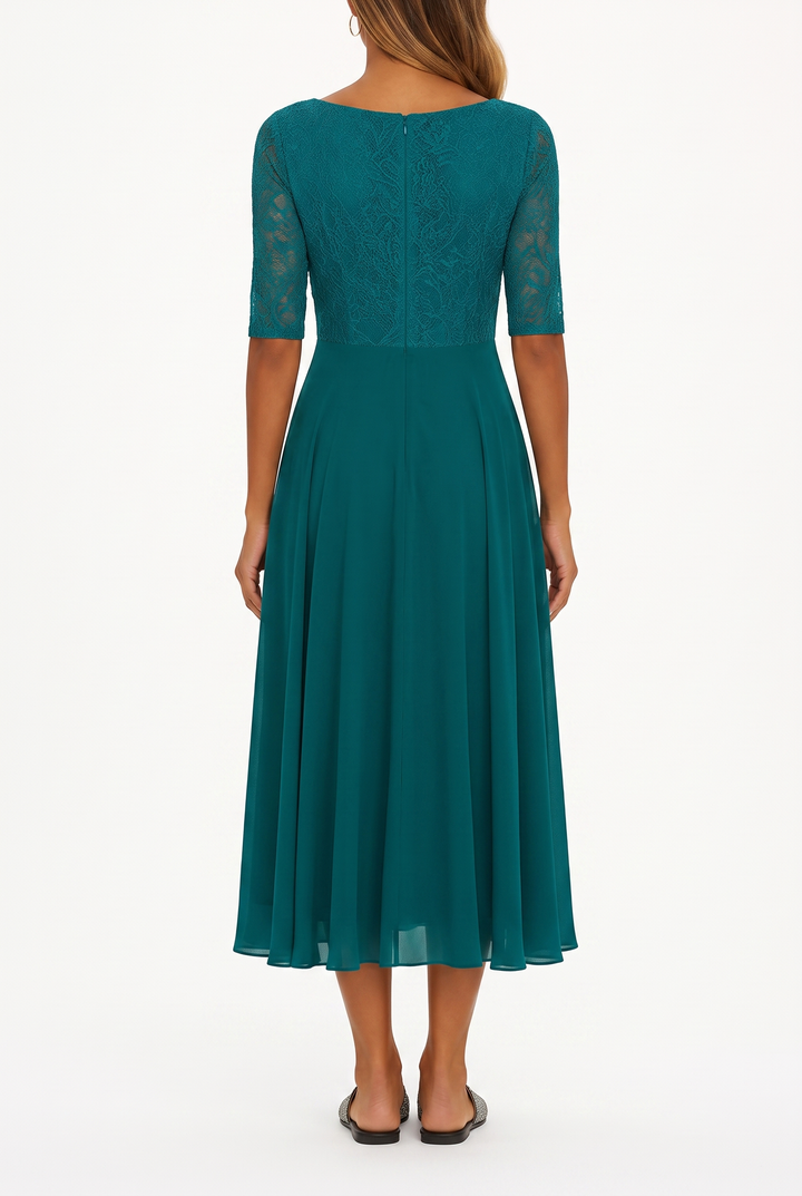 Versatile A-line midi dress for women, three-quarter sleeves, can be dressed up or down easily.