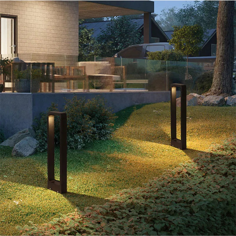 Robust outdoor garden lamp provides elegant pathway light. Durable LED landscape lighting enhances your yard.