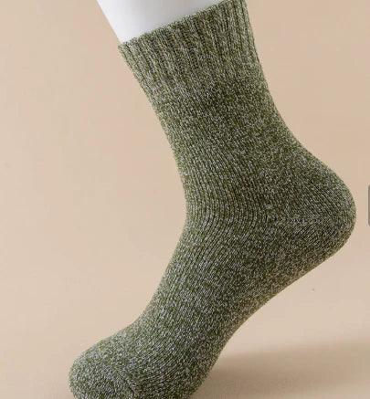 Men's warm thermal winter socks, mid-length, 3-pack. Ideal cozy footwear for cold weather. Superior comfort.