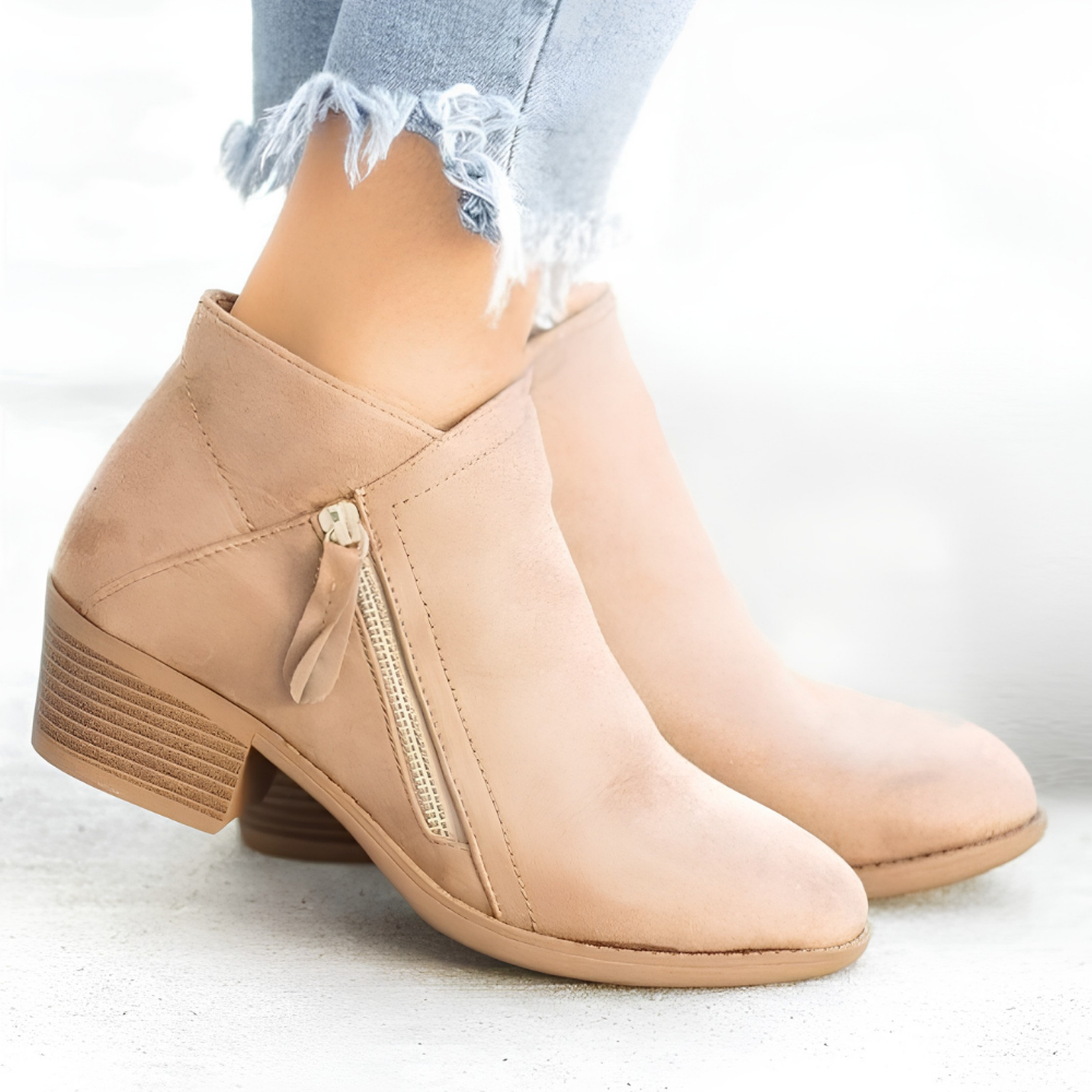 Elegant & practical women's Chelsea ankle boots, orthopedic for daily comfort.