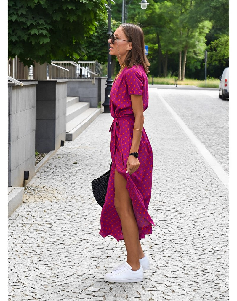 Fashionable women's floral maxi dress with an elegant belt, a versatile choice for summer and evening parties.
