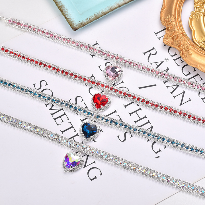 Crystal cat collar for safety & style, with a sparkling reflective heart pendant.