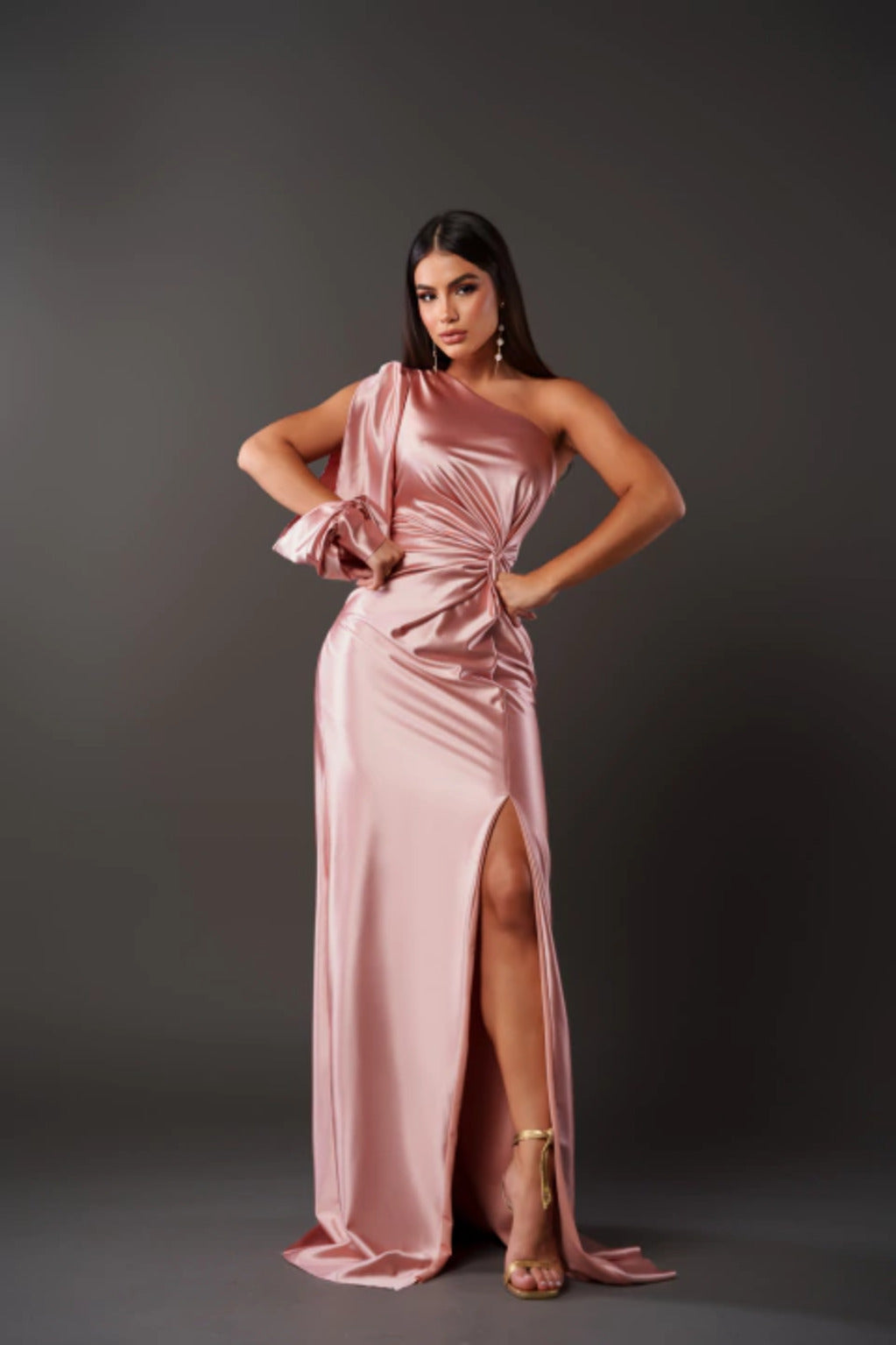 Elegant Leony women's party wear, sleeveless design for refined style and comfort.